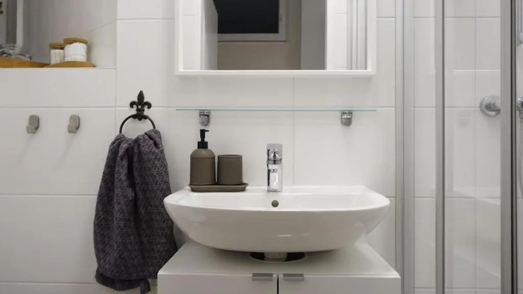 Cozy Central Studio Near Schoenbrunn Stadthalle And Mariahilfer Str Vienna Apartment